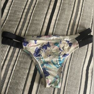 Victoria secret bathing suit bottom 5/$25